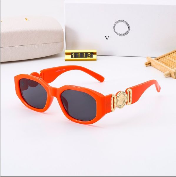 622s signer polarized sunglasses versage man woman personality goggle beach sun glasses retro small frame luxury design uv400 with box q3ut, White;black
622s signer polarized sunglasses versage man woman personality goggle beach sun glasses retro small frame luxury design uv400 with box q3ut, White;black