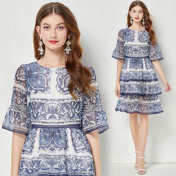 2023 paisley floral printed dresses summer robe women designer short sleeve high waist slim a-line party cake dress elegant ladies o-neck vi, Black;gray
2023 paisley floral printed dresses summer robe women designer short sleeve high waist slim a-line party cake dress elegant ladies o-neck vi, Black;gray