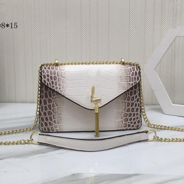 luxury designer handbag shoulder bag seam leather ladies metal chain clamshell messenger multiple colors chain bags factory outle
luxury designer handbag shoulder bag seam leather ladies metal chain clamshell messenger multiple colors chain bags factory outle
