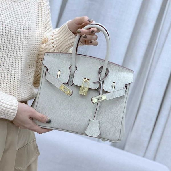 women's bag 2023 trend luxury designer pattern layer 25cm 30cm 35cm leather women bag 50%off black white purses handbag
women's bag 2023 trend luxury designer pattern layer 25cm 30cm 35cm leather women bag 50%off black white purses handbag