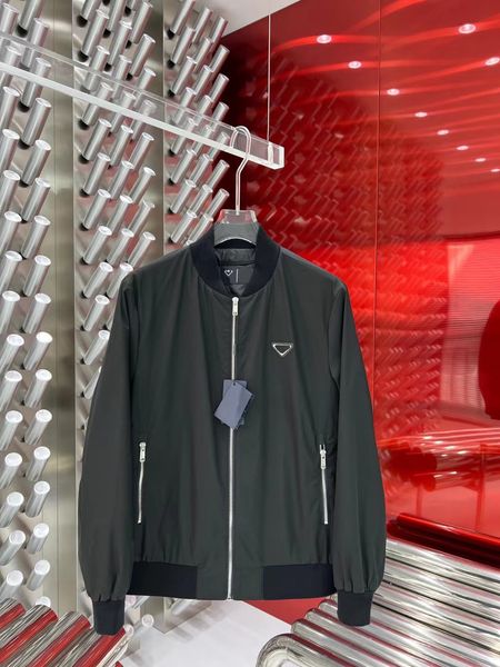autumn and winter designer jackets windproof material vertical collar zipper jacket fashion stripe stitching design luxury mens jackets, Black;brown
autumn and winter designer jackets windproof material vertical collar zipper jacket fashion stripe stitching design luxury mens jackets, Black;brown