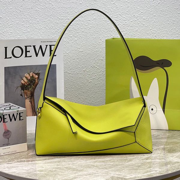 designer's advanced handbag underarm bag spring/summer 2023 new commuter bag joker shoulder crossbody bag
designer's advanced handbag underarm bag spring/summer 2023 new commuter bag joker shoulder crossbody bag