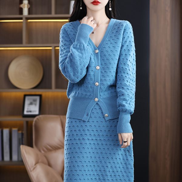 two piece dress spring and autumn cashmere suit womens vneck cardigan sweater wool twopiece loose coat 230216, White
two piece dress spring and autumn cashmere suit womens vneck cardigan sweater wool twopiece loose coat 230216, White