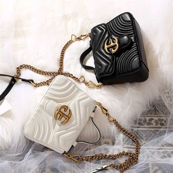 women's bag new simple cowhide wavy sling single shoulder messenger bag women's portable small square bag
women's bag new simple cowhide wavy sling single shoulder messenger bag women's portable small square bag