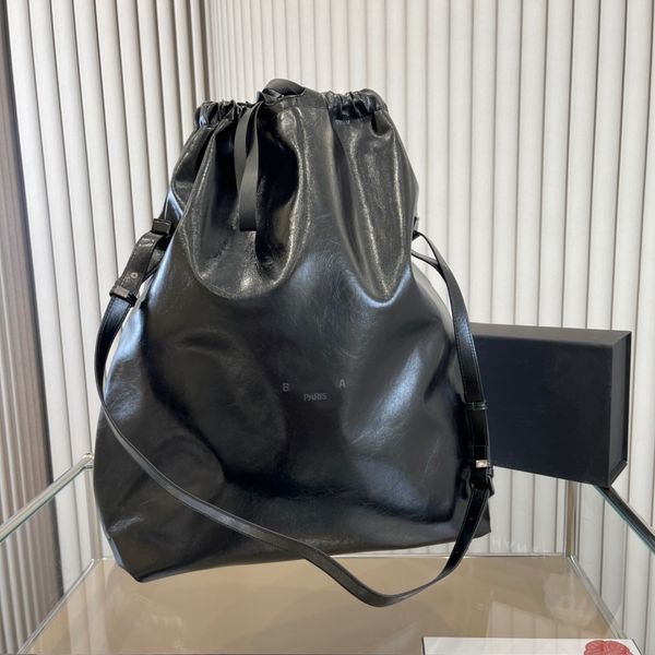 high beauty new designer hand bag light luxury commuter women's bag fashion leather shoulder bag handbag brand women's bag lunch b
high beauty new designer hand bag light luxury commuter women's bag fashion leather shoulder bag handbag brand women's bag lunch b