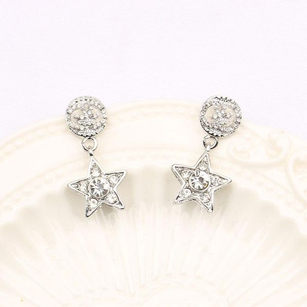 gold plated brand designers letters stud clip chain geometric famous women sier crystal rhinestone earring for wedding party jewerlry, Golden;silver
gold plated brand designers letters stud clip chain geometric famous women sier crystal rhinestone earring for wedding party jewerlry, Golden;silver