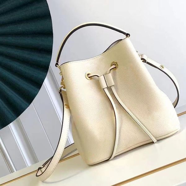 drawstring high imitation designer bucket bag neonoe bb real leather lady the large capacity bag m45715 20cm with box zl057
drawstring high imitation designer bucket bag neonoe bb real leather lady the large capacity bag m45715 20cm with box zl057