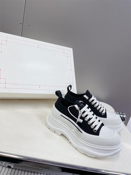 luxury women sneakers canvas shoes white and black designer womans 2023 fashion flats lace up platform high shoes 35-40 size
luxury women sneakers canvas shoes white and black designer womans 2023 fashion flats lace up platform high shoes 35-40 size