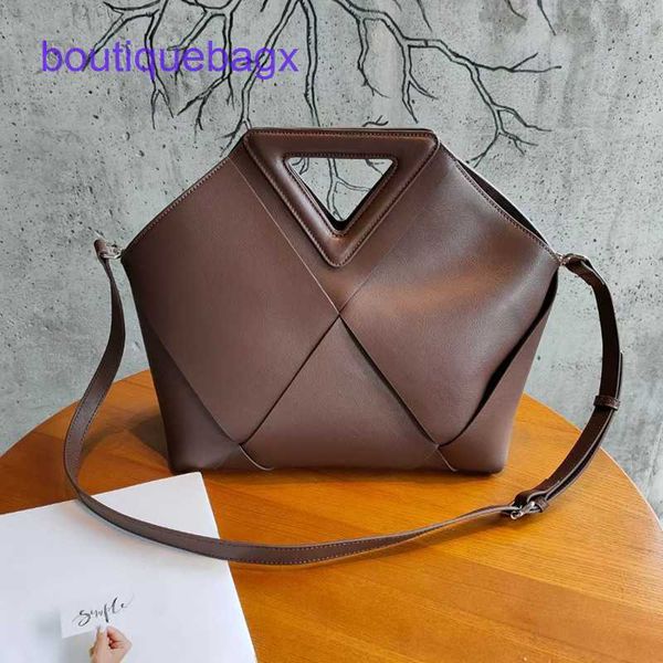 bottegs venets point bags online shop killer bag new large leather tote women's capacity woven hand fashion trend single shoulder diago
bottegs venets point bags online shop killer bag new large leather tote women's capacity woven hand fashion trend single shoulder diago