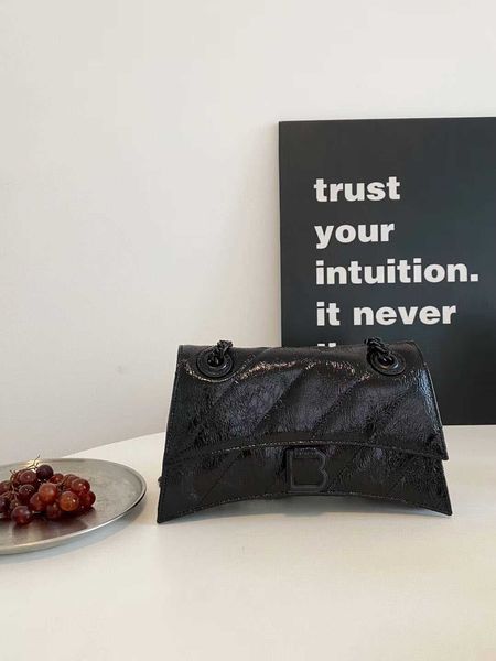 designer balencigas red women bag fashion chain silver hourglass bag simple versatile one shoulder oblique straddle bag new fashion black
designer balencigas red women bag fashion chain silver hourglass bag simple versatile one shoulder oblique straddle bag new fashion black