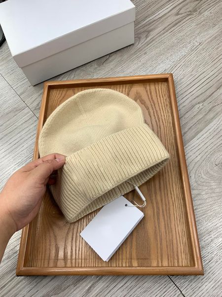 fashion hat men's autumn and winter knitting hat women's wool hat net red fashion warm melon skin cold hat, Blue;gray
fashion hat men's autumn and winter knitting hat women's wool hat net red fashion warm melon skin cold hat, Blue;gray