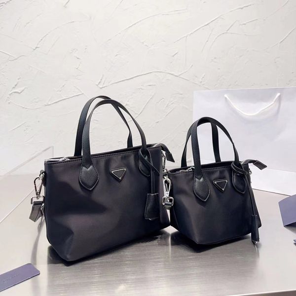 designer bags classic flower beach tote bag luxury large capacity high bag celebrity party transparent beige black versatile fashion bag
designer bags classic flower beach tote bag luxury large capacity high bag celebrity party transparent beige black versatile fashion bag
