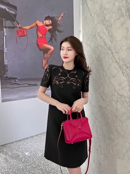 2023 print lapel classic shirt midi dress women designer long sleeve dresses casual vacation slim a-line robe spring autumn ladies chic loos, Black
2023 print lapel classic shirt midi dress women designer long sleeve dresses casual vacation slim a-line robe spring autumn ladies chic loos, Black