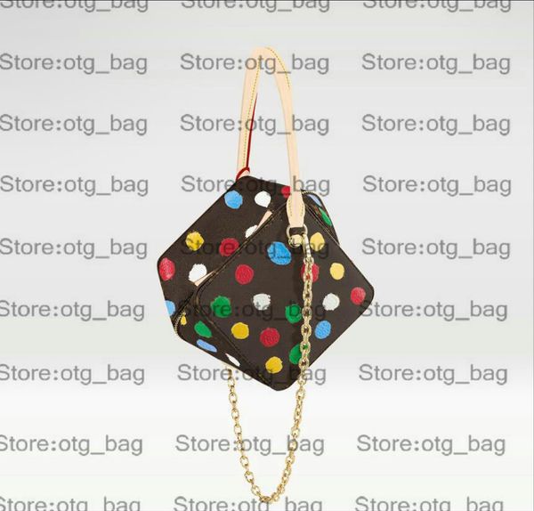 m46450 m21778 m21779 x yayoi kusama square bag dice pack yk painted dots totes womens petite malle designer luxurys otg red black white hand
m46450 m21778 m21779 x yayoi kusama square bag dice pack yk painted dots totes womens petite malle designer luxurys otg red black white hand