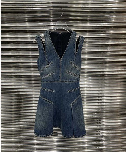 denim dress shoulder strap slit design sleeveless v-neck dress back zipper corset waist slimming maxiskit spring autumn joker dresses for wo, Black;gray
denim dress shoulder strap slit design sleeveless v-neck dress back zipper corset waist slimming maxiskit spring autumn joker dresses for wo, Black;gray