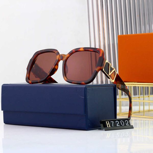 designer brand sun glasses sunglasses for mens and womens pair eyewear grey adumbral casual vintage luxury gold full frame original set box, White;black
designer brand sun glasses sunglasses for mens and womens pair eyewear grey adumbral casual vintage luxury gold full frame original set box, White;black