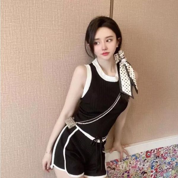 23ss new crewneck clothing knitted sports women's loose string shorts t-shirt cover female designer explosive set, Gray
23ss new crewneck clothing knitted sports women's loose string shorts t-shirt cover female designer explosive set, Gray