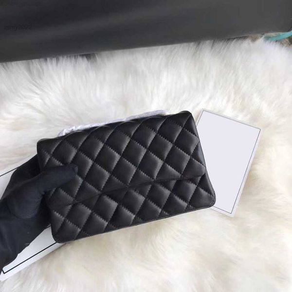 new handbag leather messenger bag new classic leather famous female bag fashion quality bag designer luxury shoul
new handbag leather messenger bag new classic leather famous female bag fashion quality bag designer luxury shoul