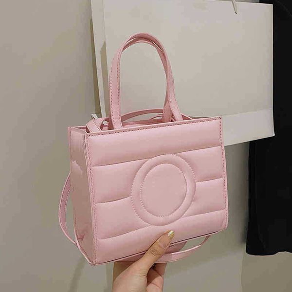 e womens designer bag shoulder bags women designer handbags fashion tote bag brand messenger leather handbag trendy luxury purses ladies cro
e womens designer bag shoulder bags women designer handbags fashion tote bag brand messenger leather handbag trendy luxury purses ladies cro
