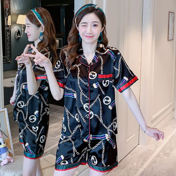 women's sleepwear 2023 summer new designer brand short sleeve shorts v-neck women pajamas set ice silk printed pyjamas
women's sleepwear 2023 summer new designer brand short sleeve shorts v-neck women pajamas set ice silk printed pyjamas