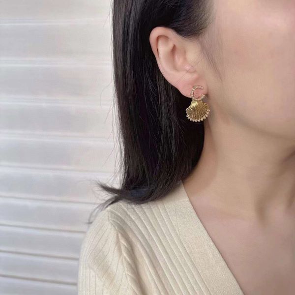 2023 luxury quality charm fan shape stud earring with colorful diamond simple design have box stamp ps3231, Golden
2023 luxury quality charm fan shape stud earring with colorful diamond simple design have box stamp ps3231, Golden