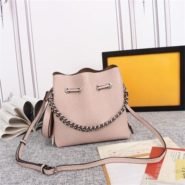 luxurys designers bucket shoulder bags flower women tote letter leather handbags crossbody bag lvs bag
luxurys designers bucket shoulder bags flower women tote letter leather handbags crossbody bag lvs bag