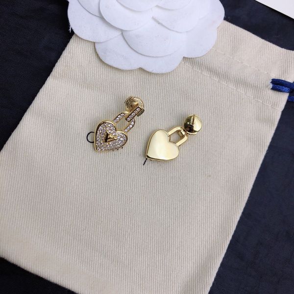 2023 jewelry earrings fashion designer peach heart stud luxury trendy fun gorgeous no box, Golden;silver
2023 jewelry earrings fashion designer peach heart stud luxury trendy fun gorgeous no box, Golden;silver