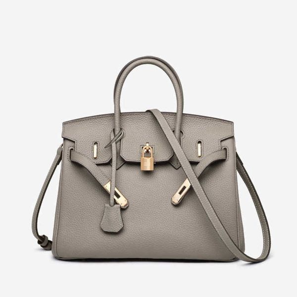 quality women bag high sense layer leather handbag women's new fashion trend leather shoulder ladies embossed shoulder luxury designer
quality women bag high sense layer leather handbag women's new fashion trend leather shoulder ladies embossed shoulder luxury designer