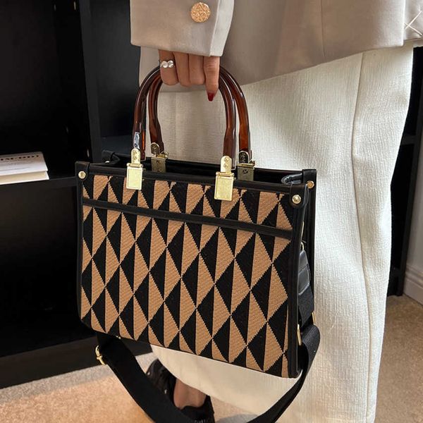 women handbag korean high-grade women 67%off black white new single-shoulder large small portable tote bag ladies embossed shoulder bags
women handbag korean high-grade women 67%off black white new single-shoulder large small portable tote bag ladies embossed shoulder bags