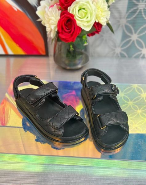 2023 designer women sandals womens slides crystal calf leather casual shoes quilted platform summer beach slipper 35-42 with box and, Black
2023 designer women sandals womens slides crystal calf leather casual shoes quilted platform summer beach slipper 35-42 with box and, Black