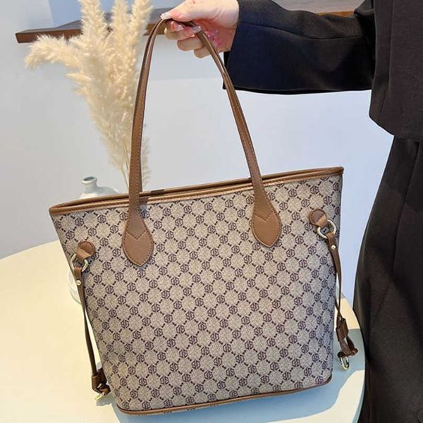evening bags 2023 new printed women's advanced feeling and one shoulder tote bag with large tibet special chains handbags
evening bags 2023 new printed women's advanced feeling and one shoulder tote bag with large tibet special chains handbags