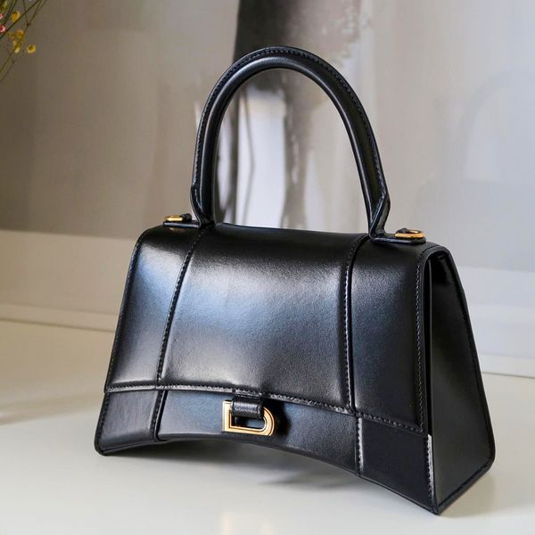 genuine womens leather clutch bags 7a quality totes handbag crossbody hourglass bag metal brand logo luxury designer wallet men travel duffe
genuine womens leather clutch bags 7a quality totes handbag crossbody hourglass bag metal brand logo luxury designer wallet men travel duffe