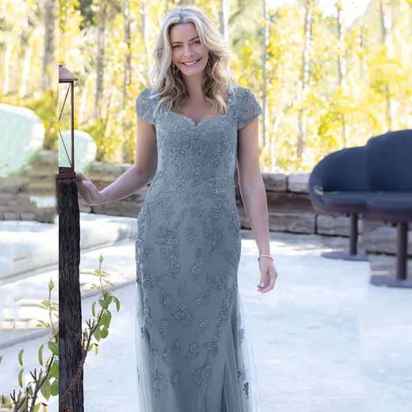 elegant light gray mother of the bride dresses long mermaid wedding guest dress lace applique short sleeves plus size groom mom formal party, Black;red
