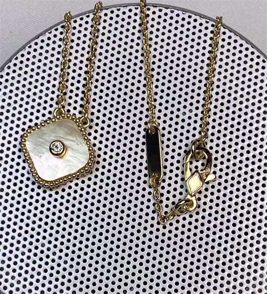 van clover necklace classic fashion pendant necklaces for women elegant highly quality choker chains designer jewelry 18k plated 20 styles, Silver
van clover necklace classic fashion pendant necklaces for women elegant highly quality choker chains designer jewelry 18k plated 20 styles, Silver