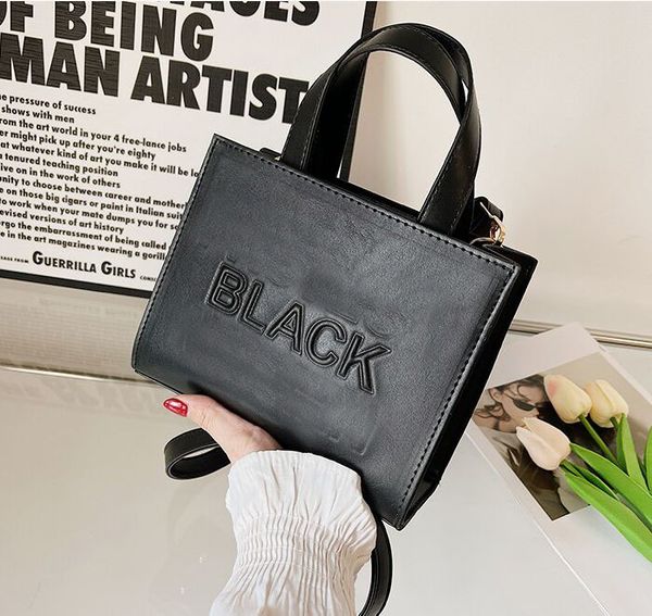 wallets shoulder bags ladies pu leather bag women small square bags 2023 luxury tote handbags for women bag purse,r230218, Red;black
wallets shoulder bags ladies pu leather bag women small square bags 2023 luxury tote handbags for women bag purse,r230218, Red;black