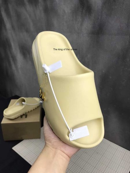original slides men women slippers desert sand core soot bone earth brown foam runner triple white black outdoor sandals with boxslipper
original slides men women slippers desert sand core soot bone earth brown foam runner triple white black outdoor sandals with boxslipper