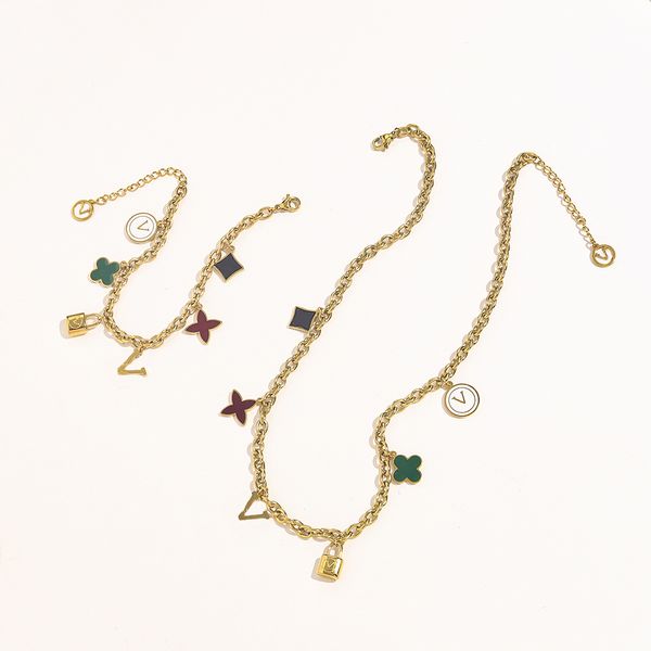 pendant necklaces gauding 18k golden four-leaf necklaces bracelets jewelry luxury designers letter v men's and women's couple neck, Silver
pendant necklaces gauding 18k golden four-leaf necklaces bracelets jewelry luxury designers letter v men's and women's couple neck, Silver
