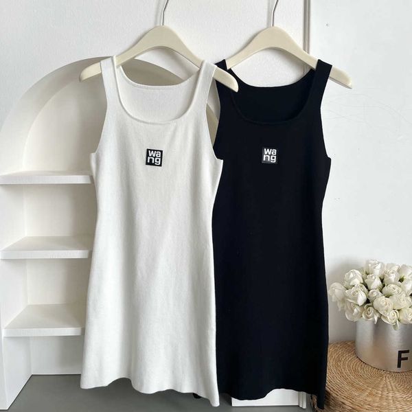 designer alexander neck buttock knit vest skirt women's wangs european new style temperament waist neck dress556, Black;gray
designer alexander neck buttock knit vest skirt women's wangs european new style temperament waist neck dress556, Black;gray