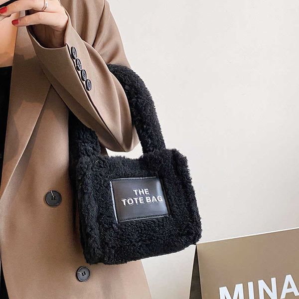 autumn and winter new handbag personality foreign style plush shoulder outdoor travel female purse outlet
autumn and winter new handbag personality foreign style plush shoulder outdoor travel female purse outlet