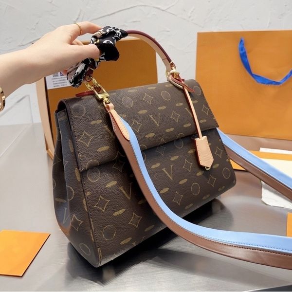 new designer shoulder bag leather large capacity fashionable women's bag classic messenger bag small square bag
new designer shoulder bag leather large capacity fashionable women's bag classic messenger bag small square bag