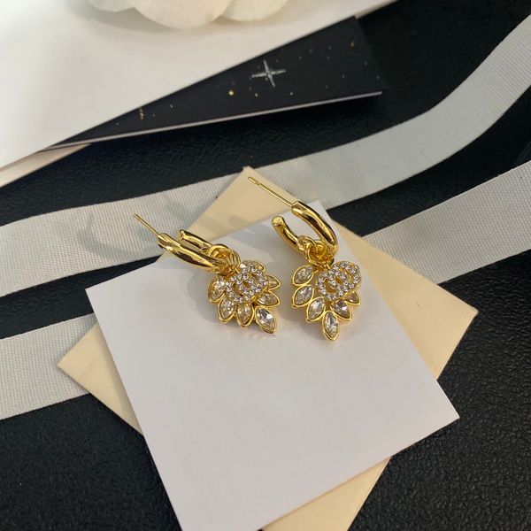 2023 designer earrings charm jewelry fashion leaf diamond earrings wedding gift party, Golden
2023 designer earrings charm jewelry fashion leaf diamond earrings wedding gift party, Golden