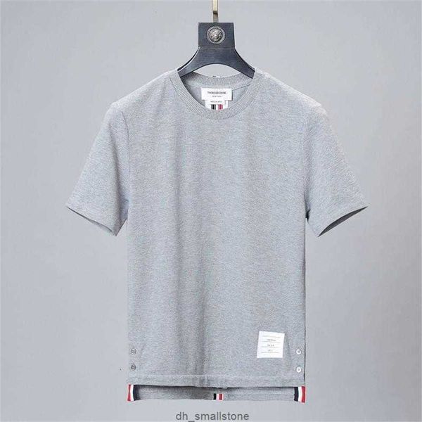 t-shirts tom tee brown short sleeve round neck 23ss stripe leisure casual fashion designer classic polo shirt tb men and women lovers summer, White;black
t-shirts tom tee brown short sleeve round neck 23ss stripe leisure casual fashion designer classic polo shirt tb men and women lovers summer, White;black