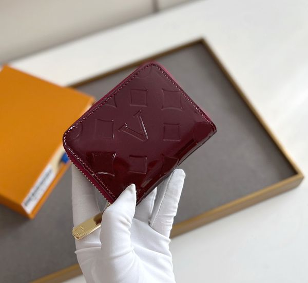 fashion designer wallets luxury zippy purse women patent leather clutch highs quality embossed flowers letters coin purses short card holder, Red;black
fashion designer wallets luxury zippy purse women patent leather clutch highs quality embossed flowers letters coin purses short card holder, Red;black