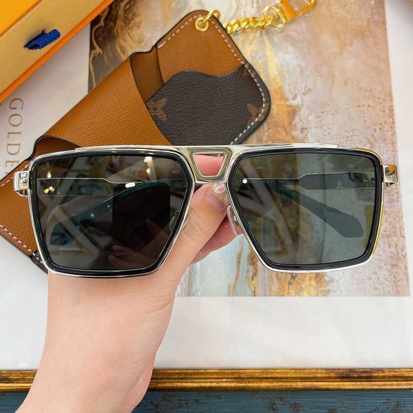 50%off designer sunglasses men's fashion metal box new outdoor women's sunglasses female classic eyewear uv400 outdoor holiday gla, White;black
50%off designer sunglasses men's fashion metal box new outdoor women's sunglasses female classic eyewear uv400 outdoor holiday gla, White;black