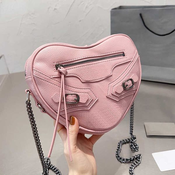 heart shape locomotive fashion cool bags luxury high grade leather handbags chain crossbody womens classic solid color purses 230725
heart shape locomotive fashion cool bags luxury high grade leather handbags chain crossbody womens classic solid color purses 230725