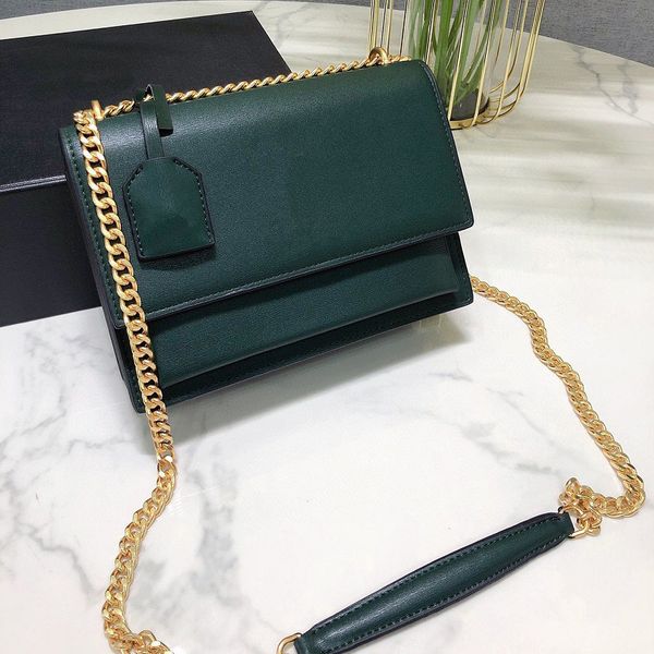 fashion cross body bag outdoor women's bag with smooth front flap design metal logo handbag
fashion cross body bag outdoor women's bag with smooth front flap design metal logo handbag
