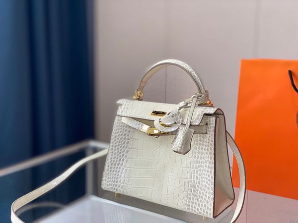 7a trendy handbag tote bag style vegetable basket large-capacity drawstring bucket women first layer leather carry niche designer high-end w
7a trendy handbag tote bag style vegetable basket large-capacity drawstring bucket women first layer leather carry niche designer high-end w