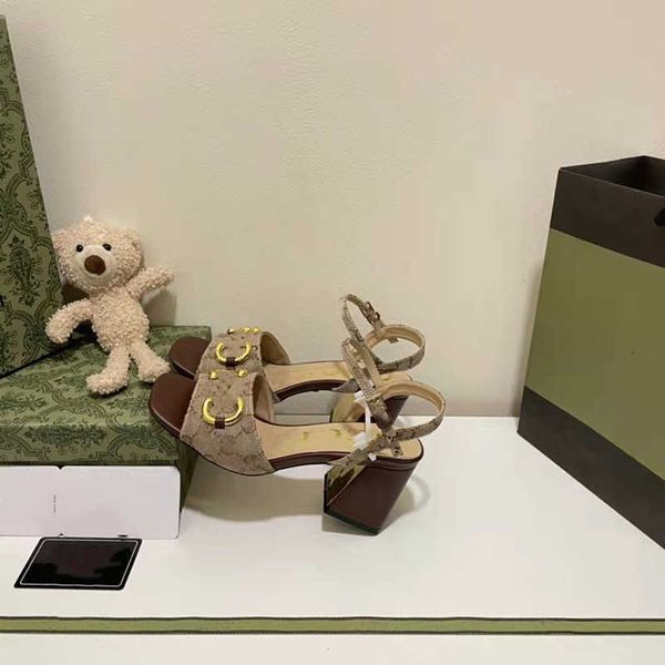 shoes g's new style street buckle sandals women wear thick heel square head exposed toe back empty line buckle women's shoes in su, Black
shoes g's new style street buckle sandals women wear thick heel square head exposed toe back empty line buckle women's shoes in su, Black