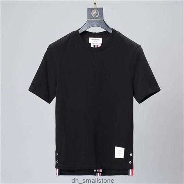 t-shirts tom tee brown short sleeve round neck 23ss stripe leisure casual fashion designer classic polo shirt tb men and women lovers summer, White;black
t-shirts tom tee brown short sleeve round neck 23ss stripe leisure casual fashion designer classic polo shirt tb men and women lovers summer, White;black
