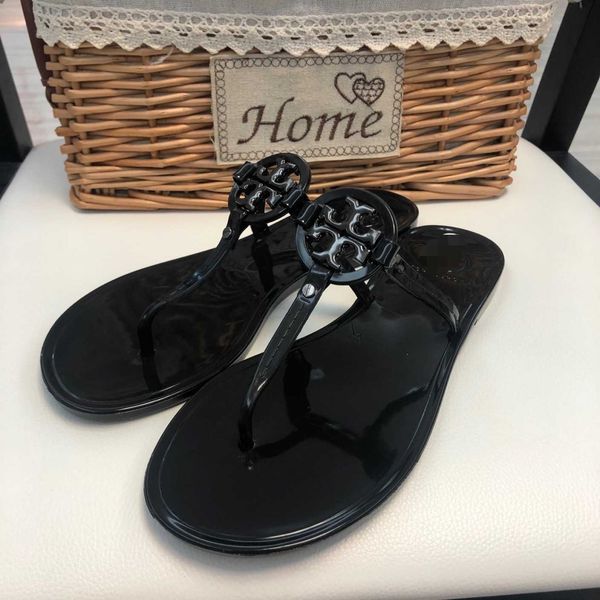 shoes 2023 new korean version clip foot flat tochi summer beach fashion women's shoes jelly flip flops, Black
shoes 2023 new korean version clip foot flat tochi summer beach fashion women's shoes jelly flip flops, Black